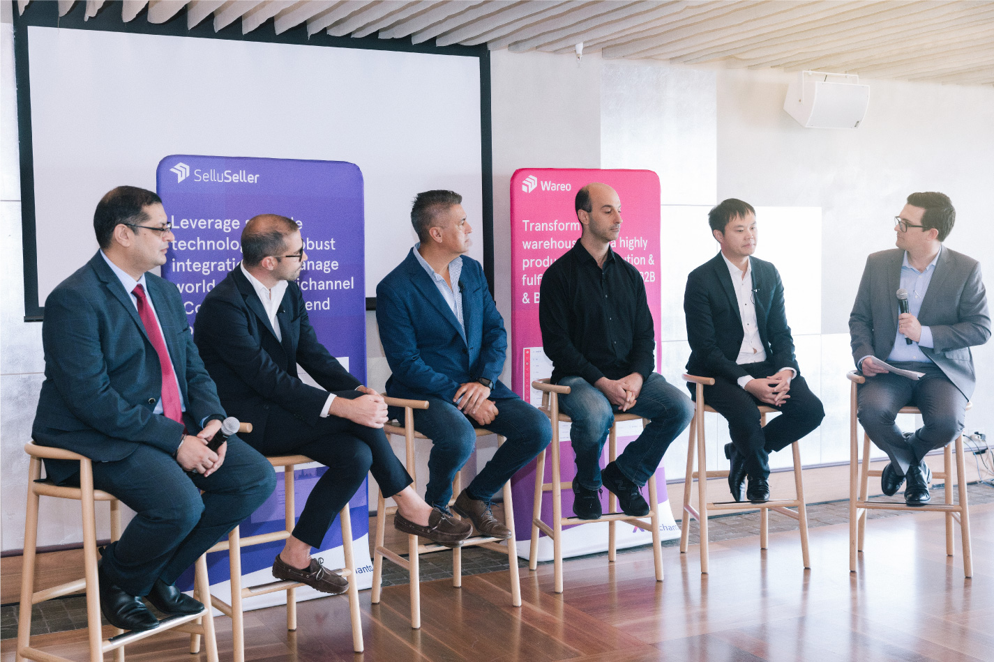 Visual representing ecommerce operations, fulfillment, or supply chain technology